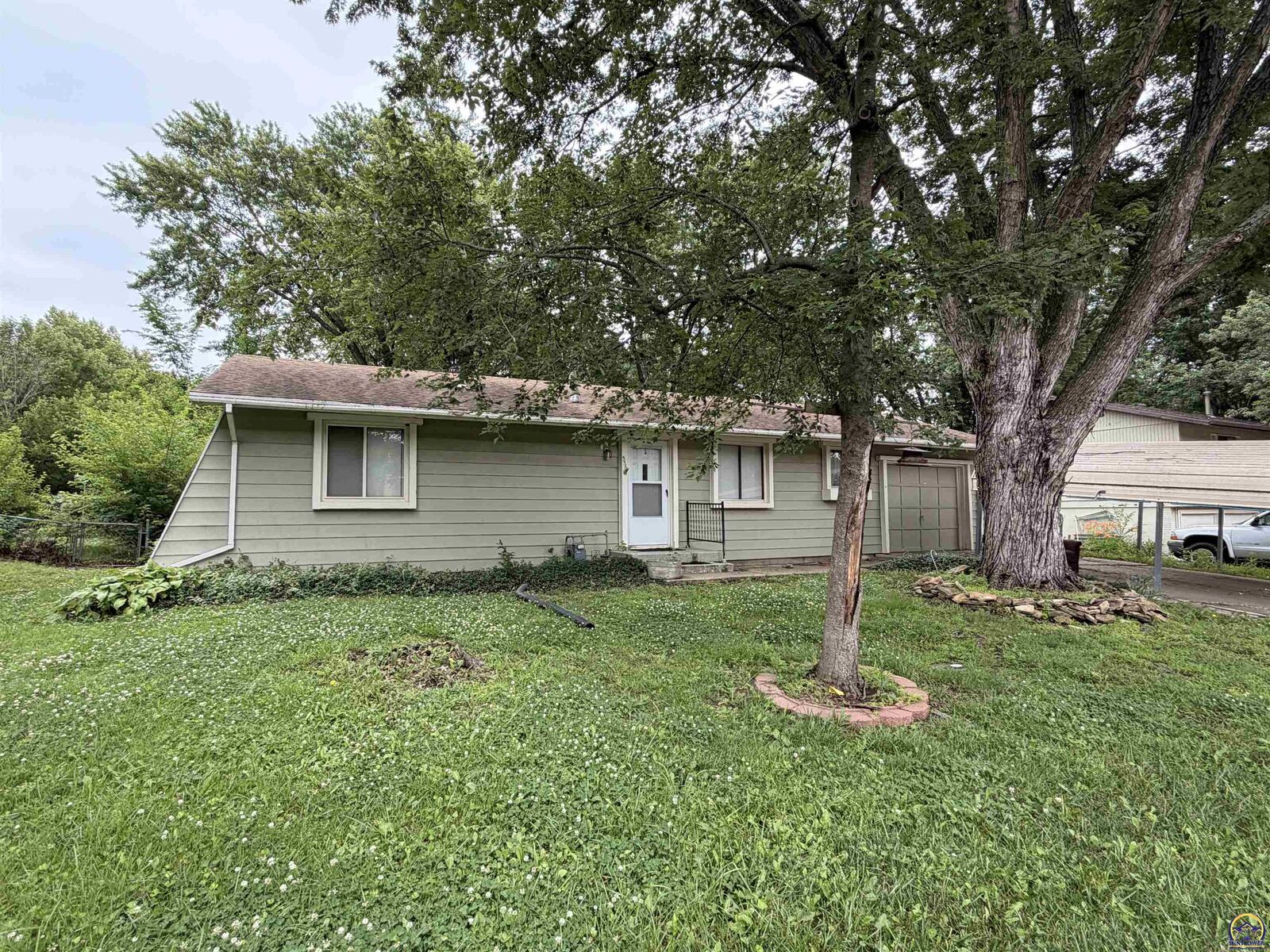Property Photo: 556 N 4th St KS 66414