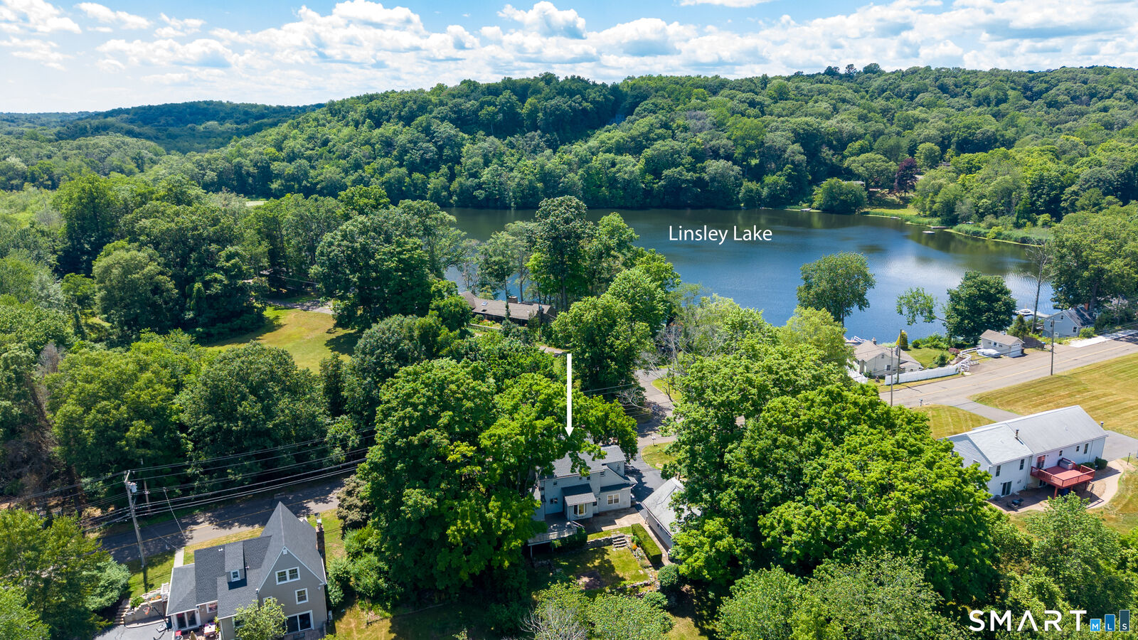 Property Photo: 208 Twin Lakes Road CT 06471