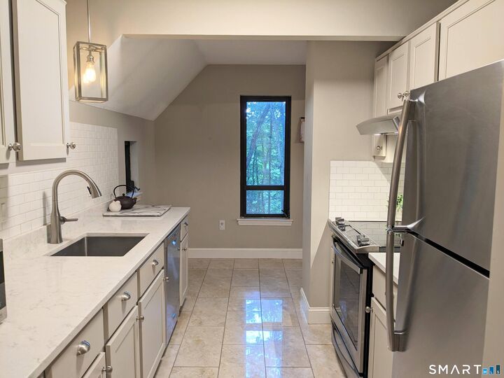 Property Photo: 44 Great Meadow Lane 44 CT 06032