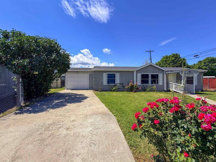 Property Photo:  580 S Madison St  WA 99114 