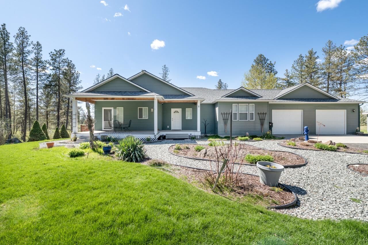 Property Photo:  11320 S Stangland Rd  WA 99022 