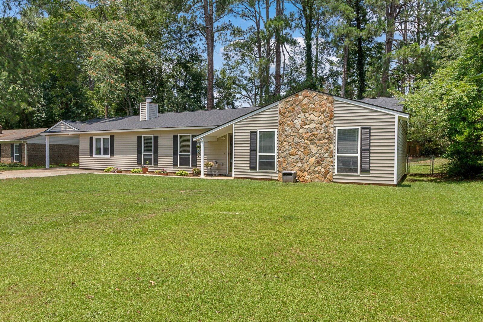 Property Photo: 206 Aberdeen Lane SC 29307