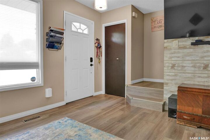 Property Photo: 409 Lenore Drive SK S7K 5G6