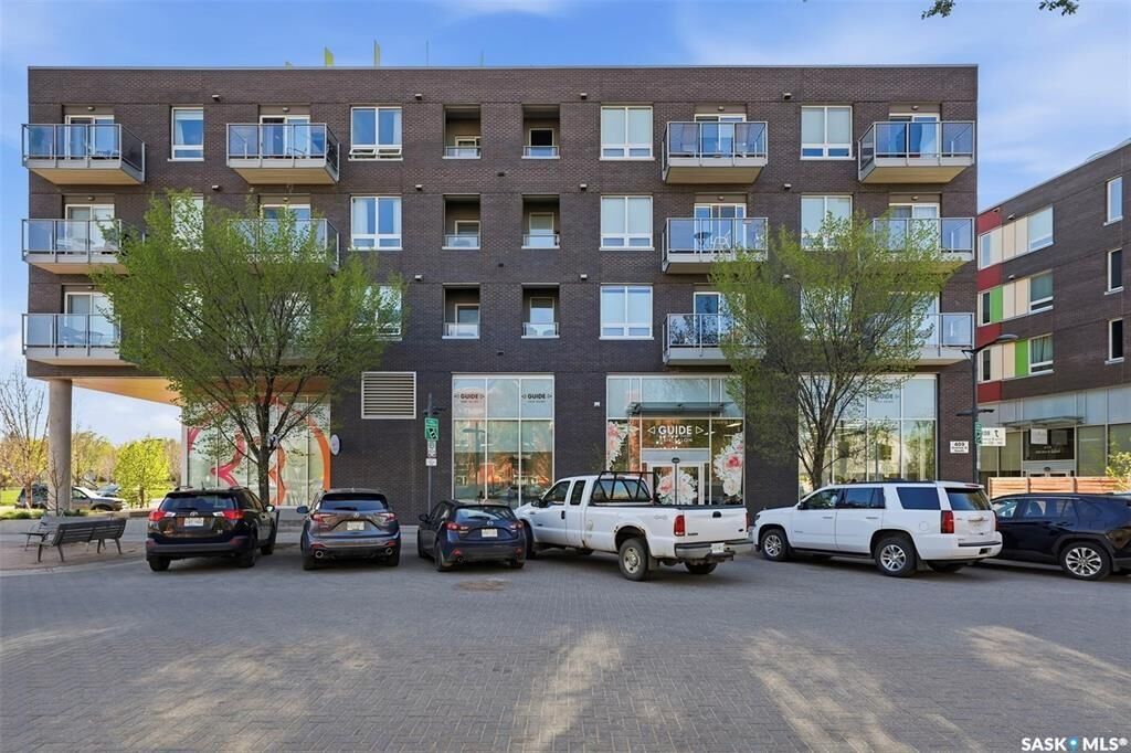 Property Photo:  409 B Avenue S 208  SK S7M 5M8 