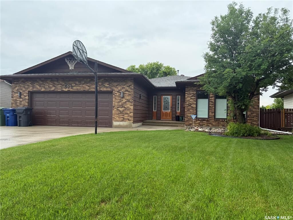 Property Photo:  302 Watson Crescent  SK S0E 1E0 