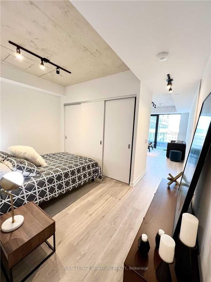 Property Photo:  55 Ontario Street 811  ON M5A 0T8 