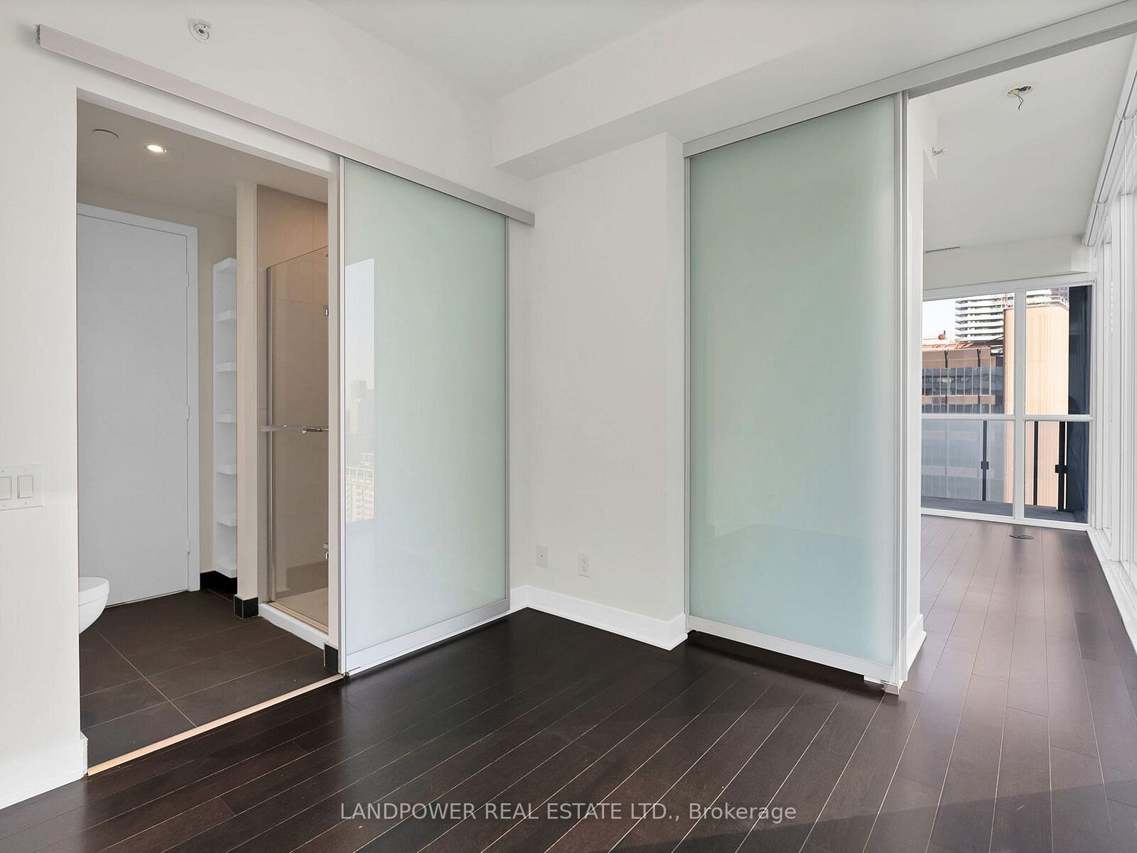 Property Photo:  15 Grenville Street 2609  ON M4Y 0B9 