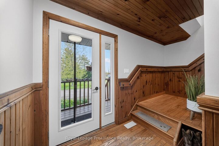 235 East Hungerford Road — photo 1