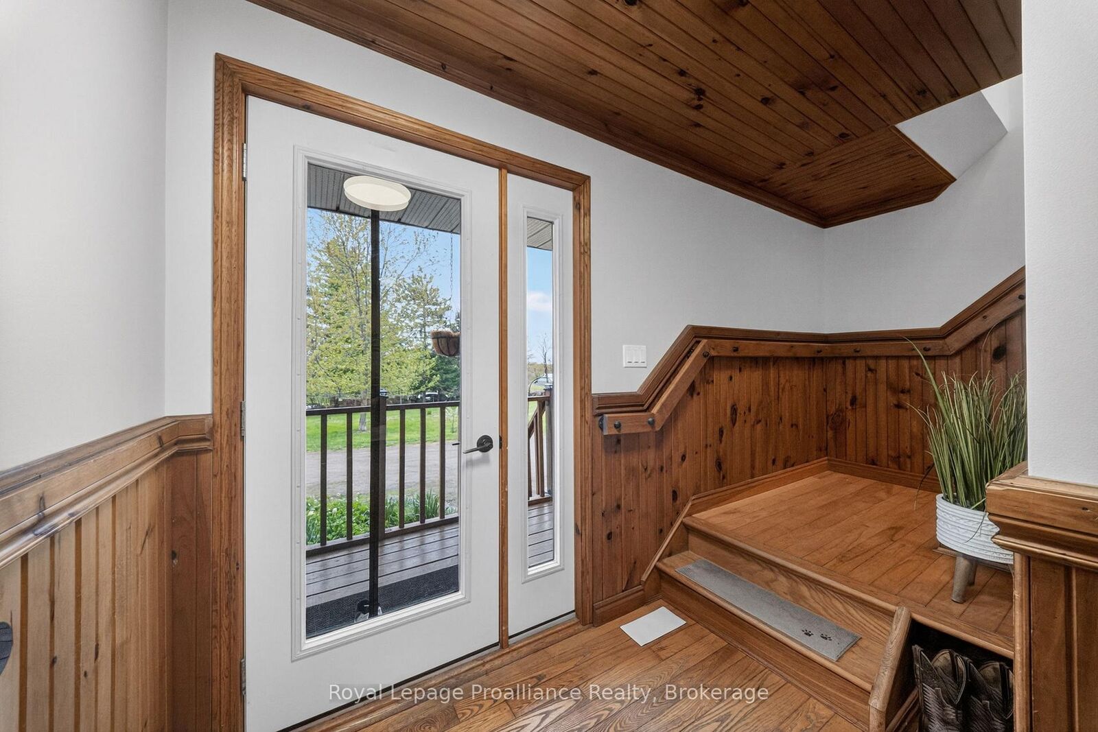 Property Photo: 235 East Hungerford Road ON K0K 3J0