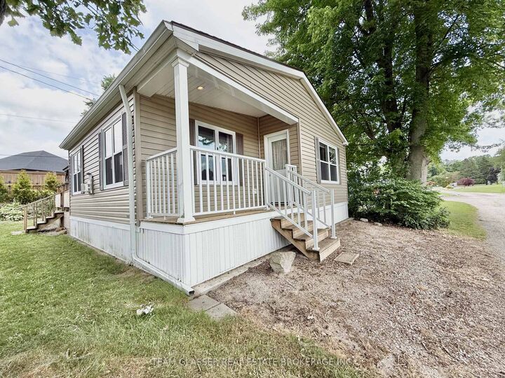 Property Photo:  24749 Park Street 2  ON N7G 3H5 