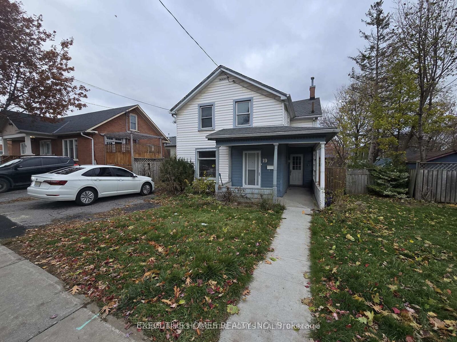Property Photo:  19 Cedar Street  ON K8P 3L8 