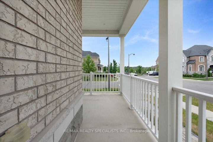 Property Photo: 2 Ash Hill Avenue ON L7C 4E8