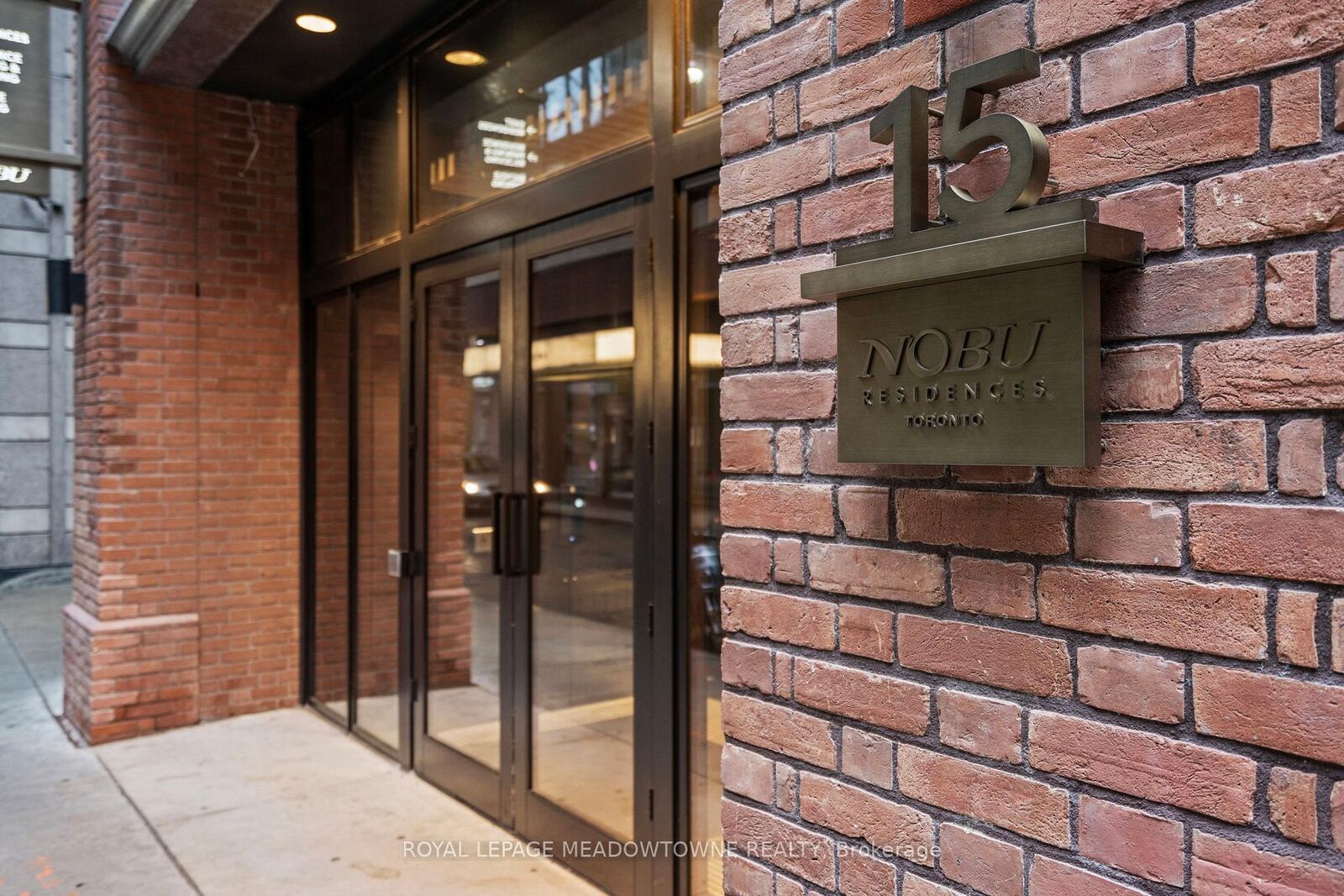 Property Photo:  15 Mercer Street 813  ON M5V 1H2 