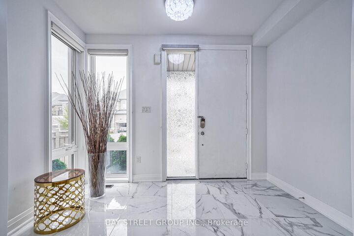 Property Photo: 40 Conklin Crescent ON L4G 0Z2