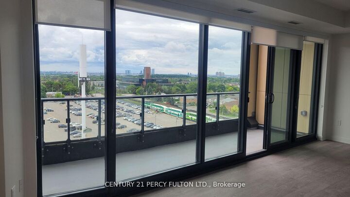 Property Photo: 120 Eagle Rock Way 602 ON L6A 5C2
