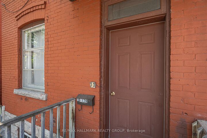 Property Photo: 174 Arthur Street ON K1R 7C4