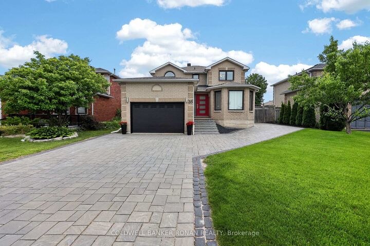 35 Farmstead Crescent — photo 1