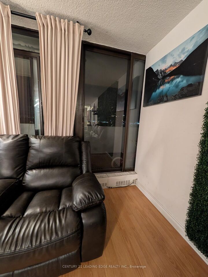 Property Photo:  3300 Don Mills Road 1502  ON M2J 4X7 