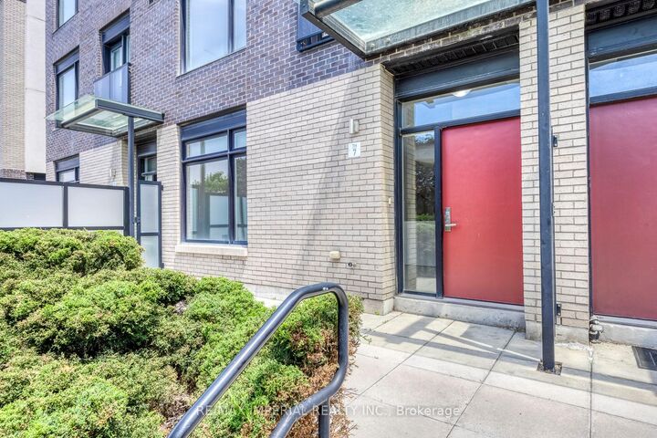 Property Photo:  4020 Parkside Village Drive 7  ON L5B 0K2 