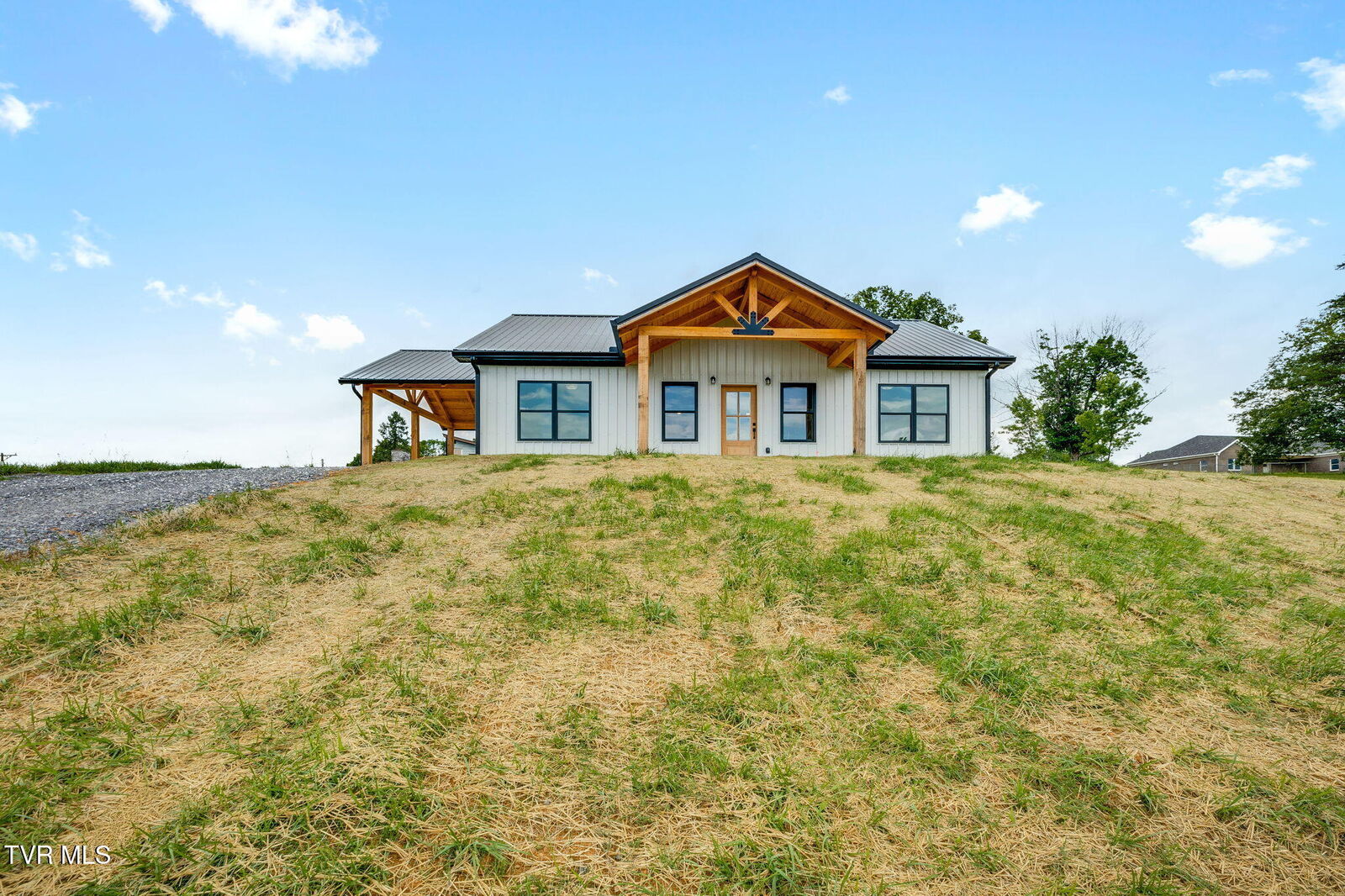 Property Photo: 808 New Beason Well Road TN 37660