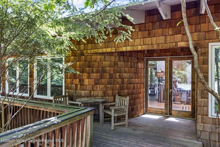 Property Photo:  639 W Saugerties  NY 12498 