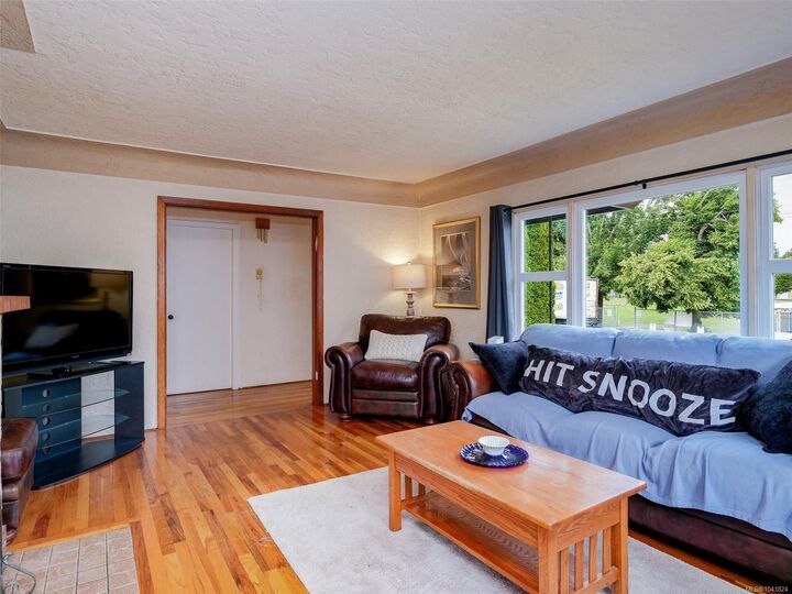 Property Photo: 1157 Lyall St BC V9A 5G6