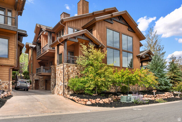 Property Photo:  4189 Willow Draw Dr 201  UT 84098 