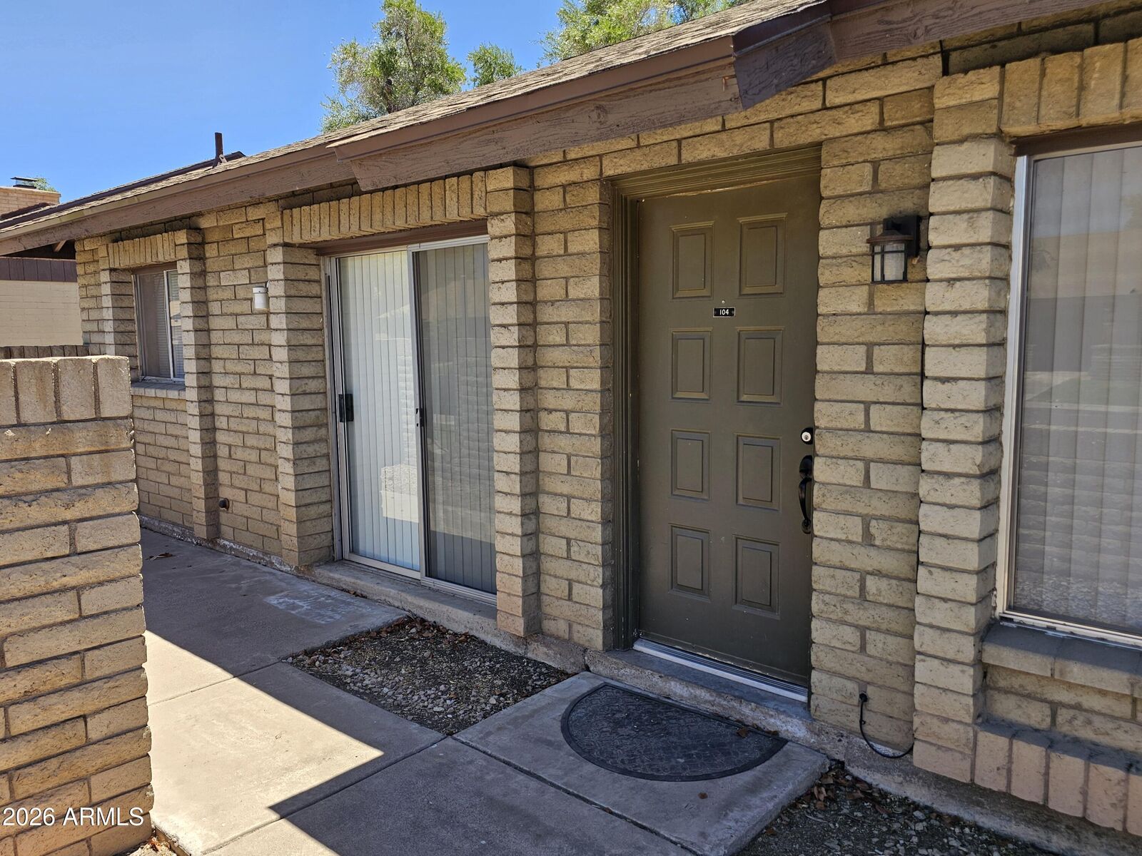 Property Photo:  35 W Concorda Drive 104  AZ 85282 