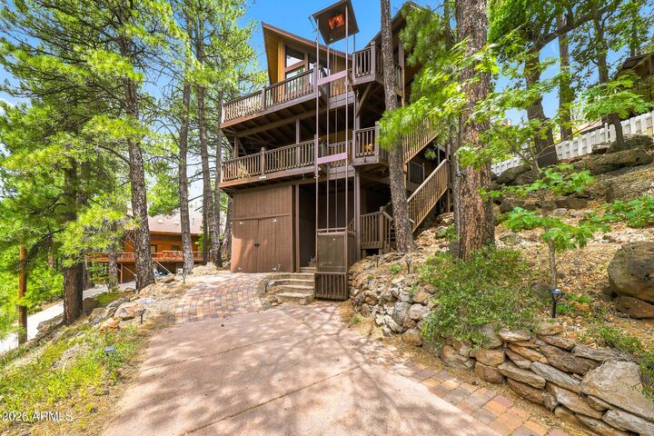 Property Photo: 1070 E Lake Meadow Circle AZ 86017