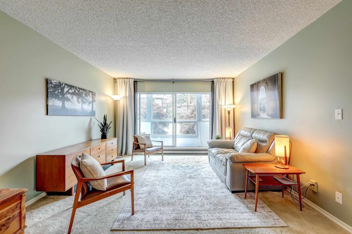 Property Photo: 1473 Blackwood Street 206 BC V4B 3V6