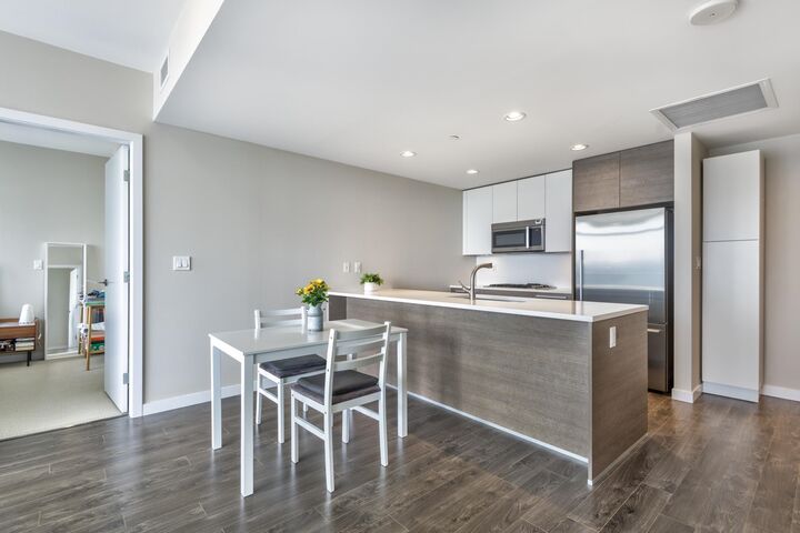 Property Photo: 4485 Skyline Drive 2909 BC V5C 0J2