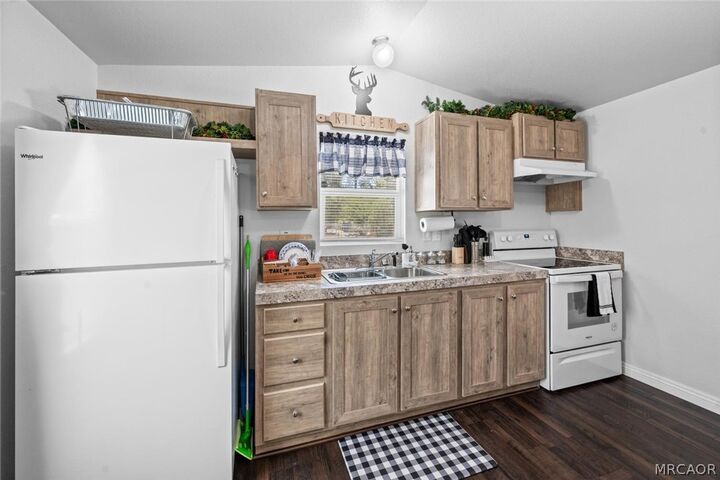 Property Photo:  201 Maple Lane  CA 92386 