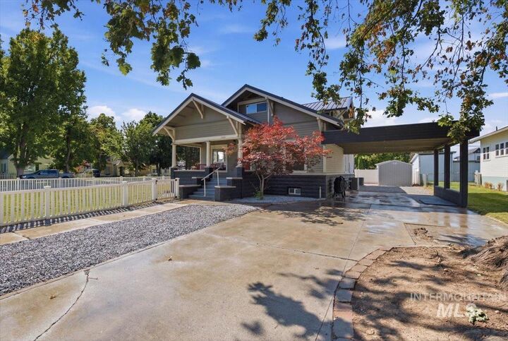 Property Photo: 1030 Center Ave ID 83661