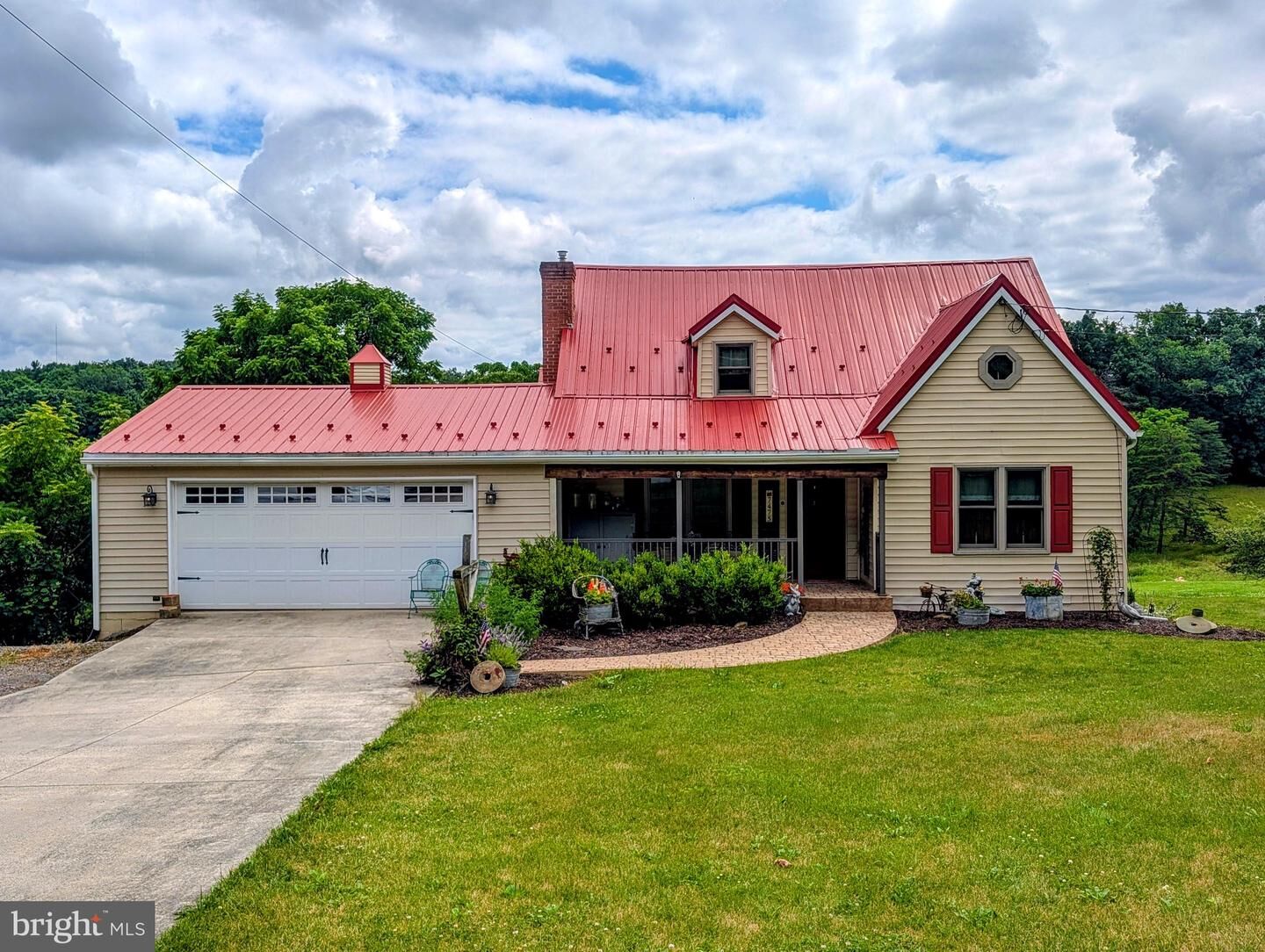 Property Photo: 7475 Lincoln Hwy PA 15522