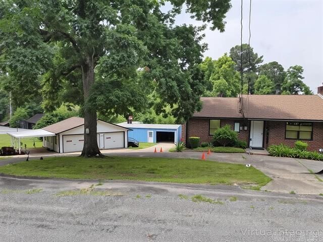 Property Photo: 2820 Bonnie Lane AR 72206