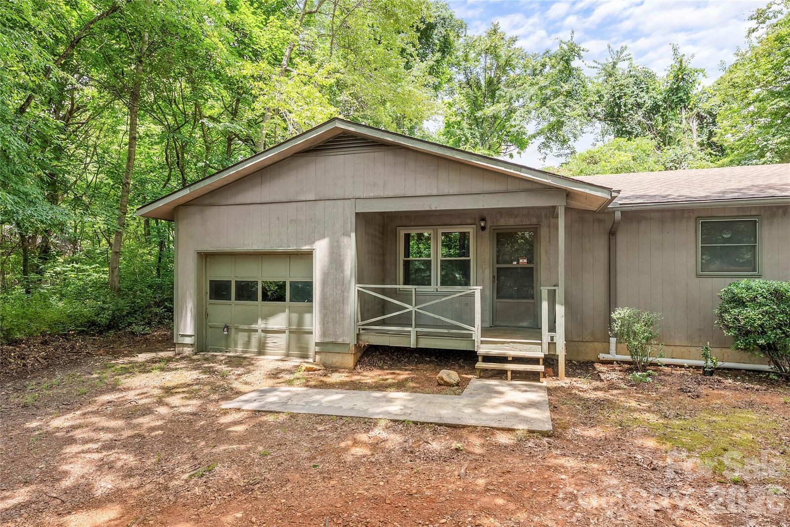 Property Photo:  100 Stonewall Avenue  NC 28778 