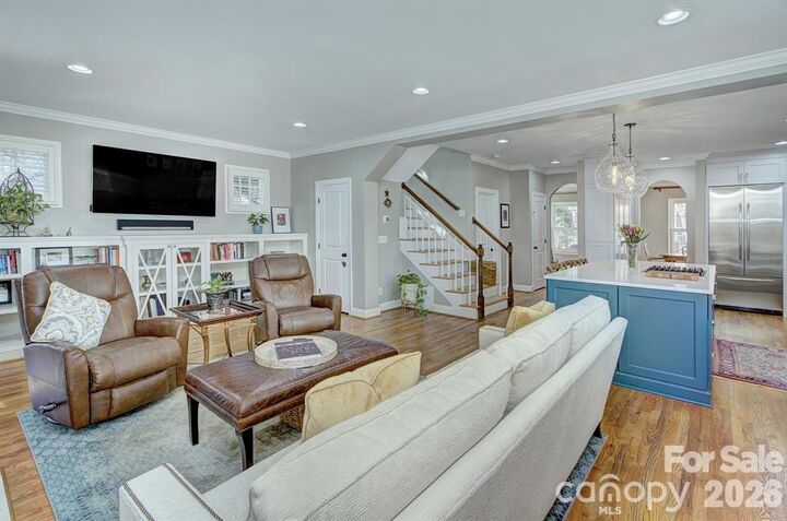 Property Photo:  1825 Lombardy Circle  NC 28203 