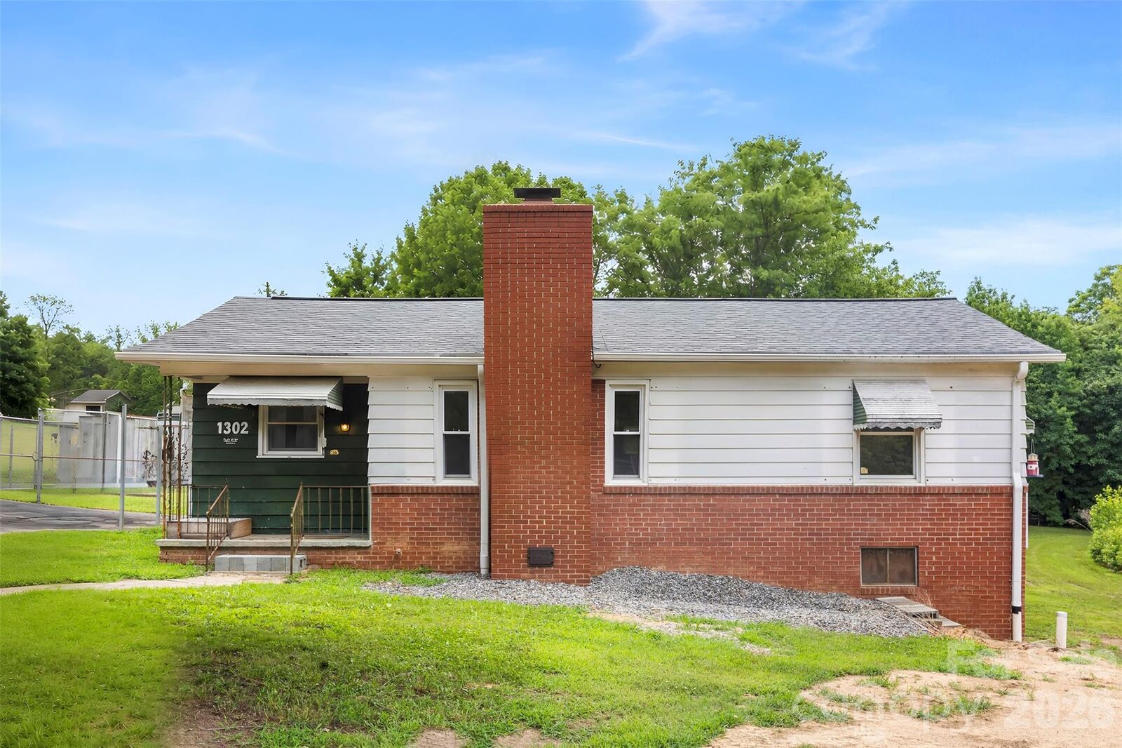 Property Photo: 1302 W Gold Street Extension NC 28086