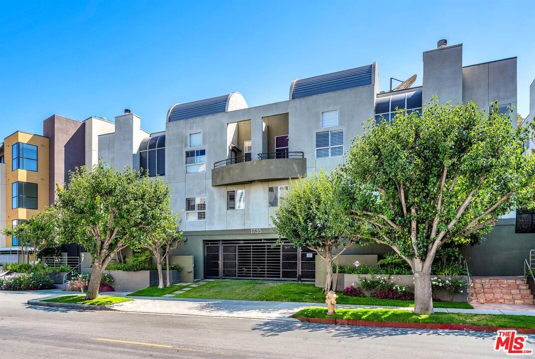 Property Photo:  1735 Malcolm Ave  CA 90024 