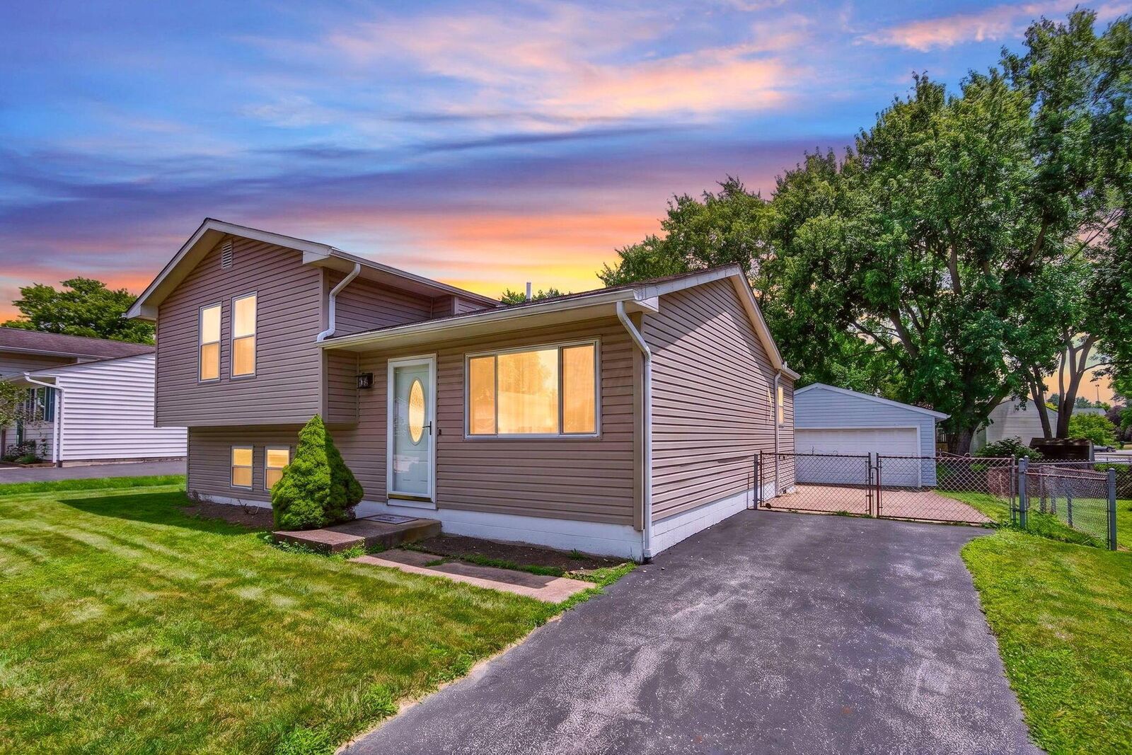 Property Photo: 8767 Hubbard S Drive OH 43119