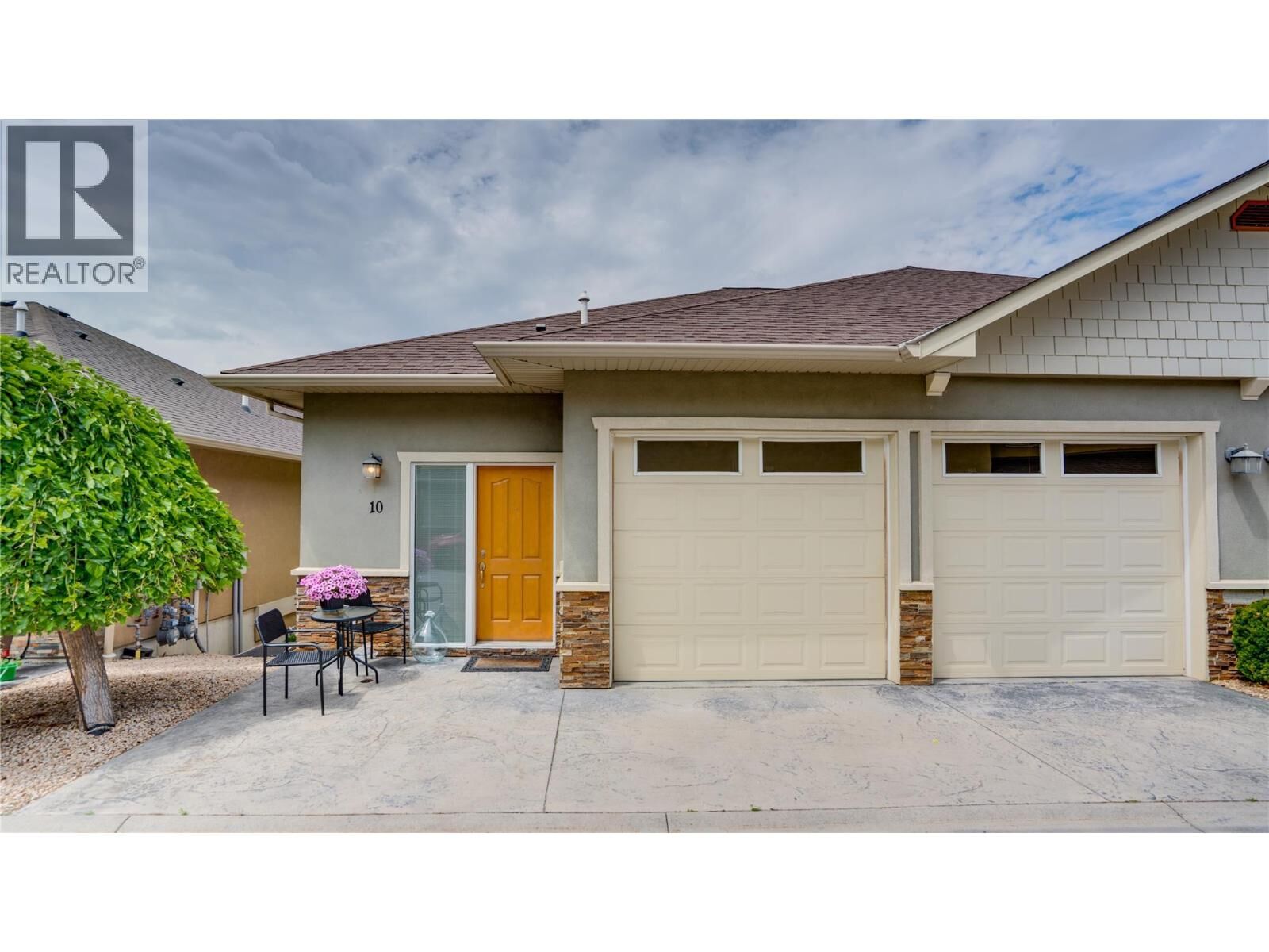 Property Photo: 6600 Okanagan Avenue 10 BC V1H 2K6