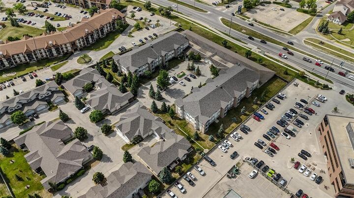 Property Photo: 873 Waverley Street MB R3T 6C3