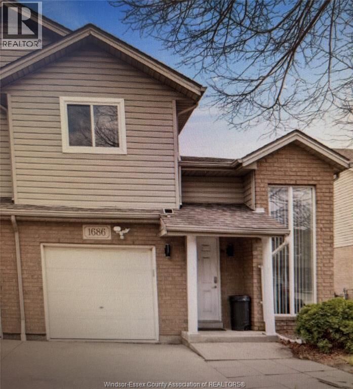 Property Photo: 1686 Fieldcrest ON N8N 4Z8