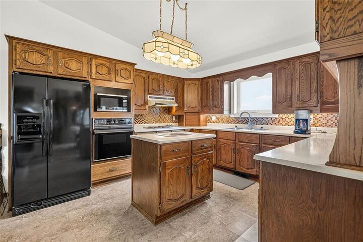 Property Photo: 1126 Copeland Street MB R2C 3H7