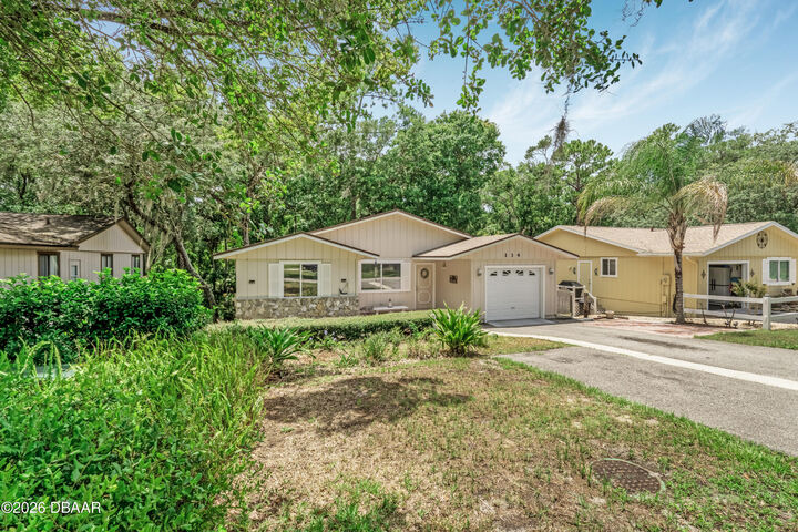 Property Photo: 114 Hickory Lane FL 32128