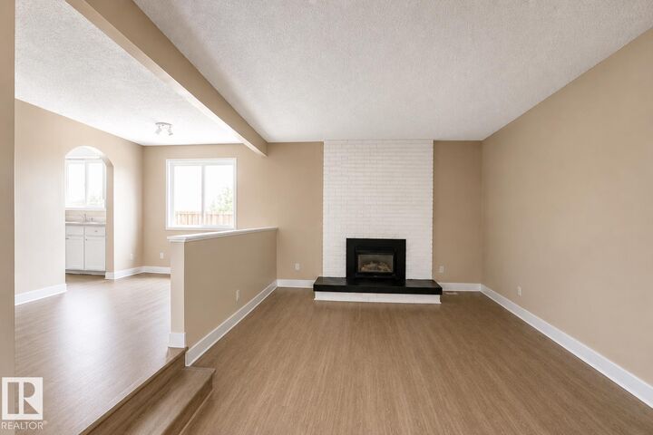 Property Photo:  10439 36A Ave NW  AB T6J 2H7 