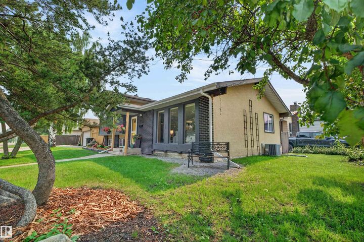 Property Photo:  9410 80 Street  AB T8L 3P8 