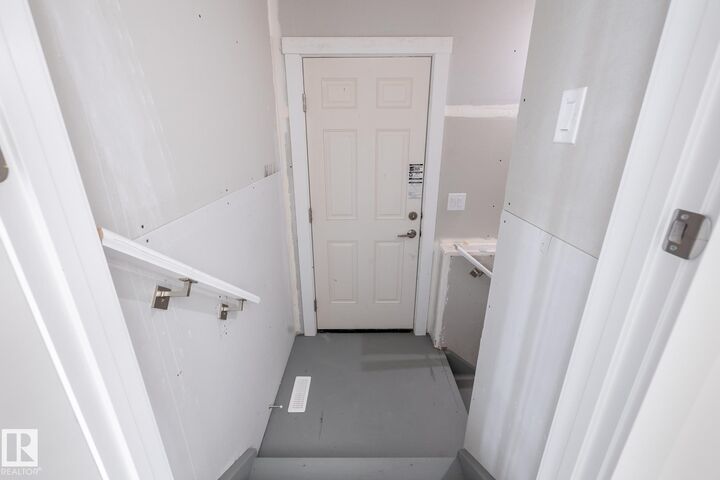 Property Photo:  15643 2 Street NE  AB T5Y 6K8 
