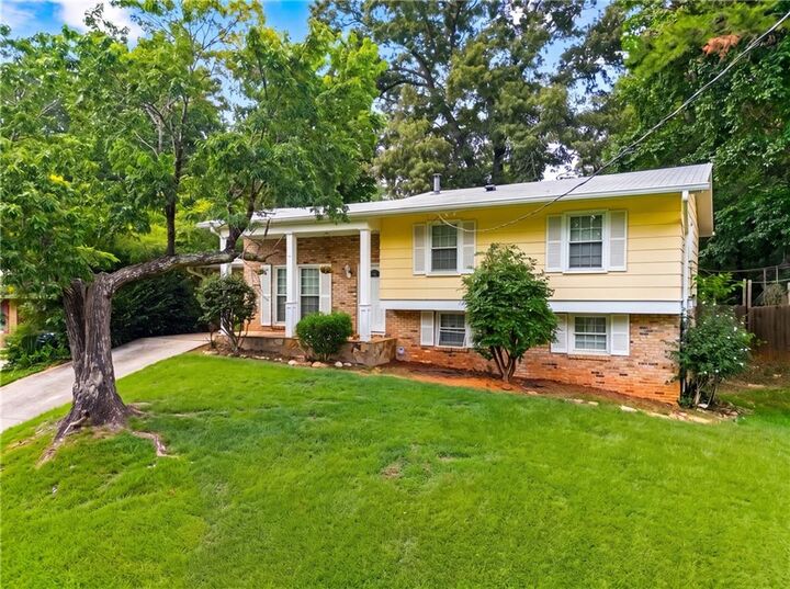 Property Photo: 2510 Brentwood Court GA 30032