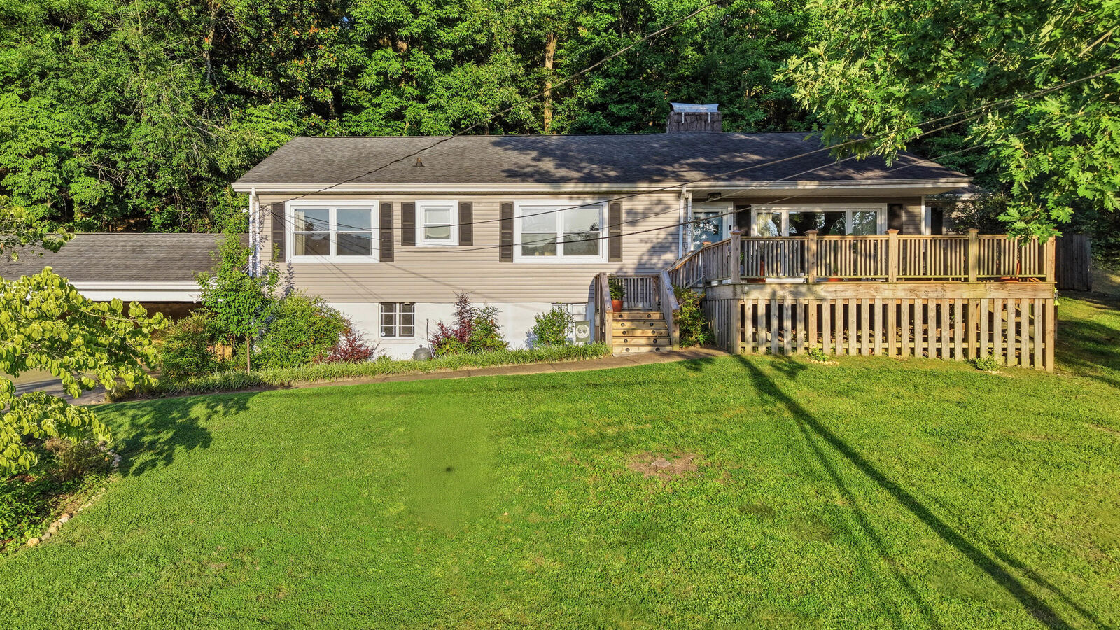 Property Photo:  202 Woodbury Avenue  TN 37415 